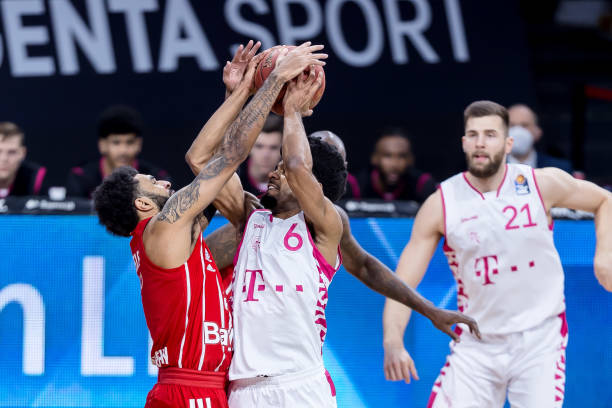 现代足球中 现代足球中